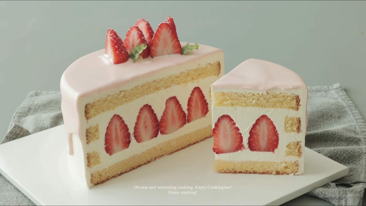 Gâteau aux fraises avec crème au beurre à la meringue suisse
