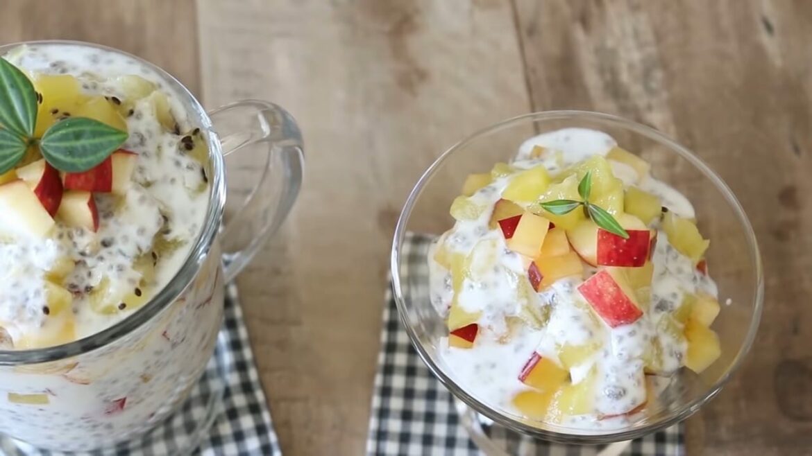Parfait au yaourt aux fruits et aux graines de chia
