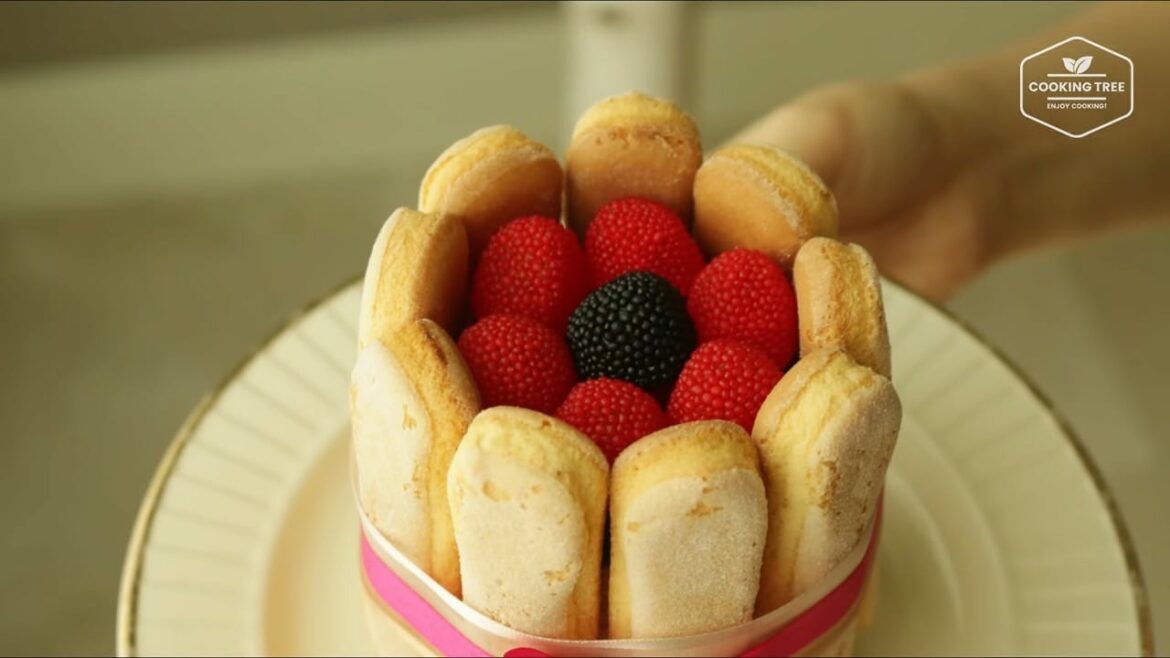 Charlotte aux fraises (gâteau à la mousse)