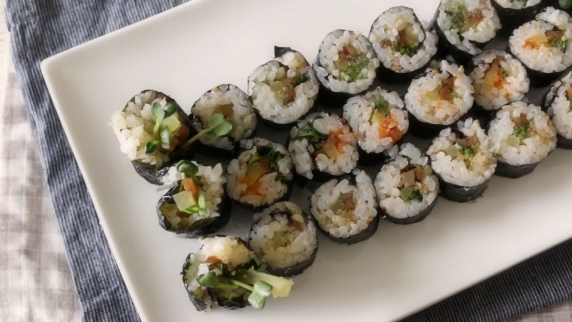 Mini Gimbap aux œufs de poisson volant (Kimbap)