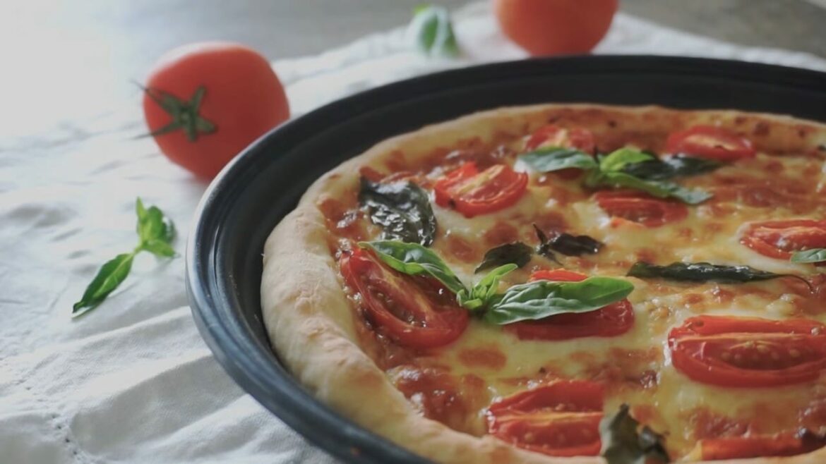 Pizza Tomate Basilic Maison