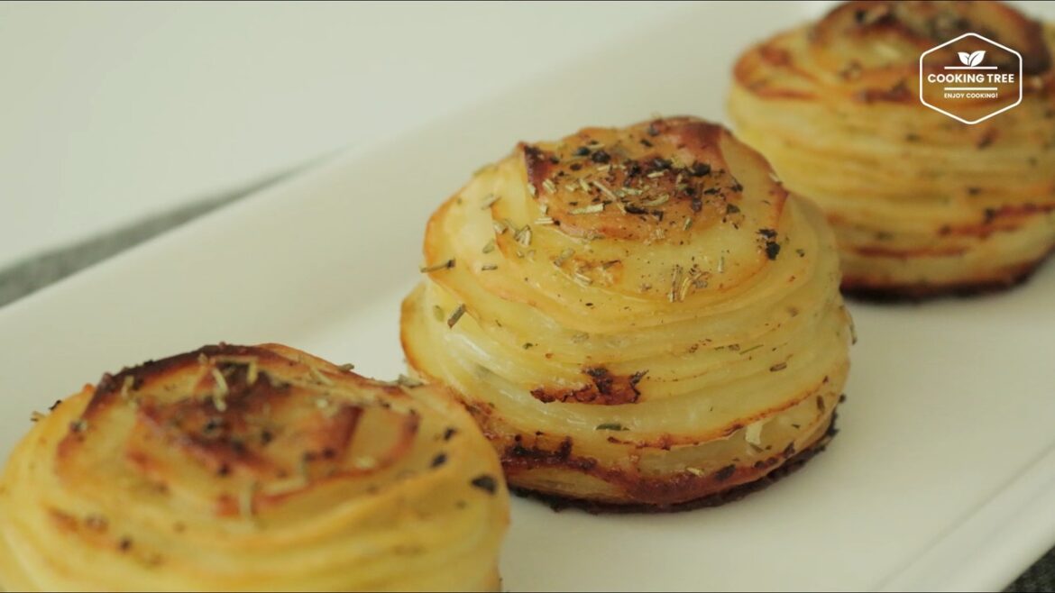 Piles de pommes de terre au parmesan