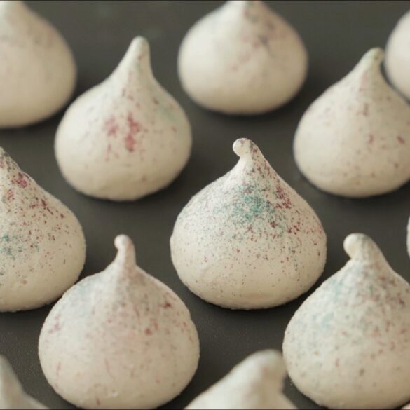 Biscuits meringués pailletés