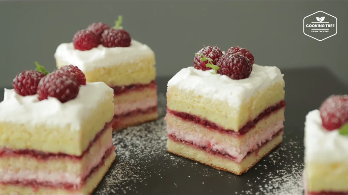 Gâteau étagé aux framboises et aux pistaches