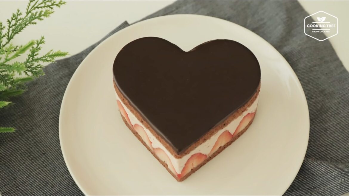 Gâteau au chocolat et aux fraises coeur