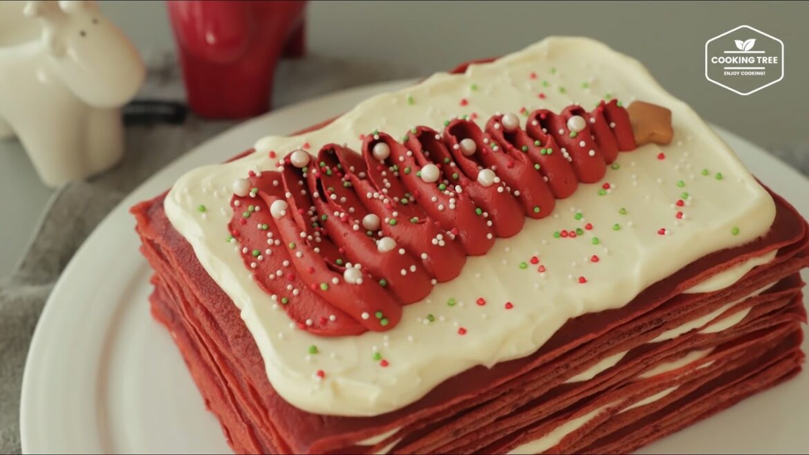 Gâteau De Crêpe De Velours Rouge De Noël