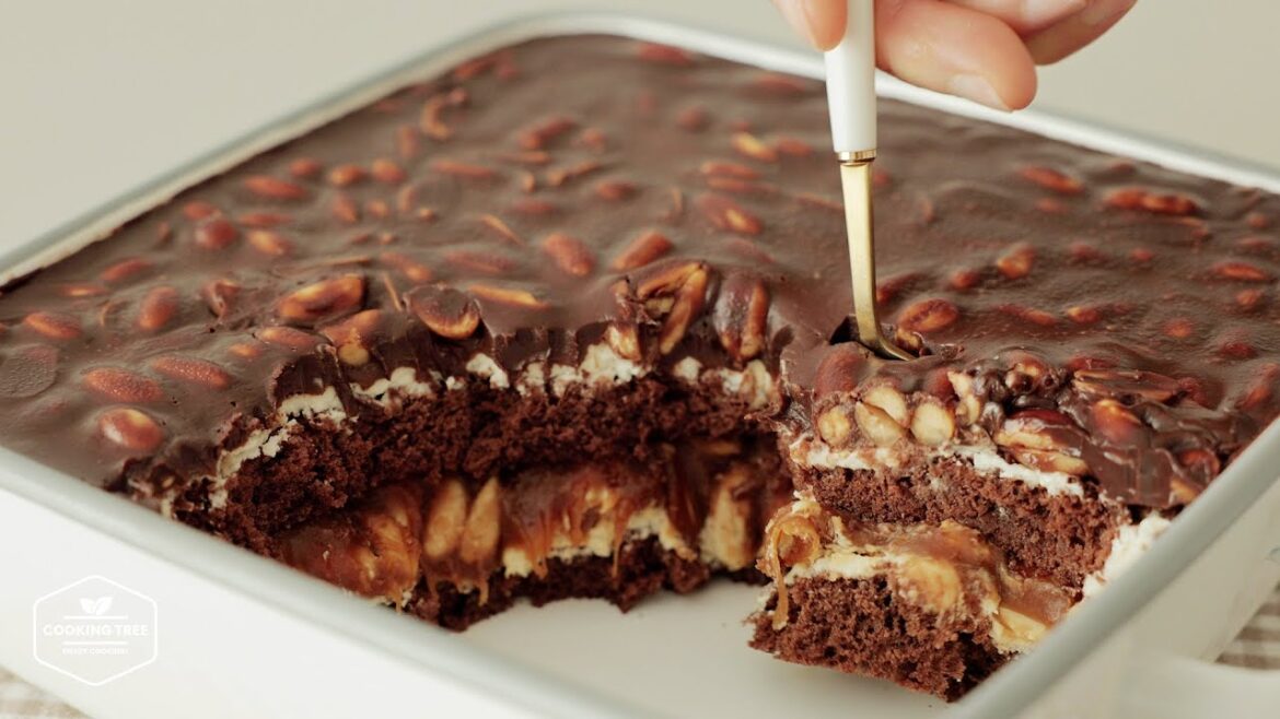 Gâteau au chocolat, caramel et cacahuètes