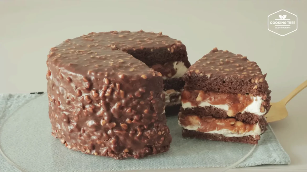 Gâteau au chocolat, caramel et cacahuètes